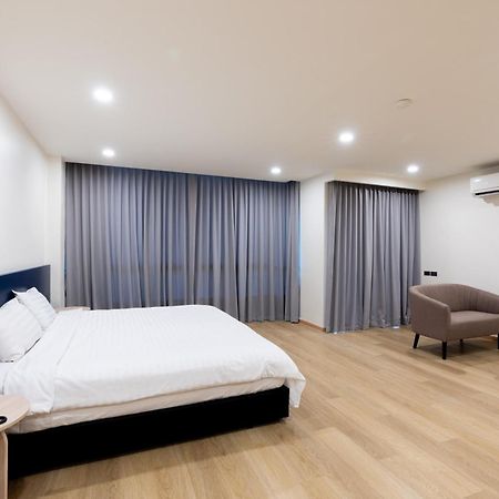 Ca Hotel And Residence Phuket - Sha Extra Plus Екстериор снимка