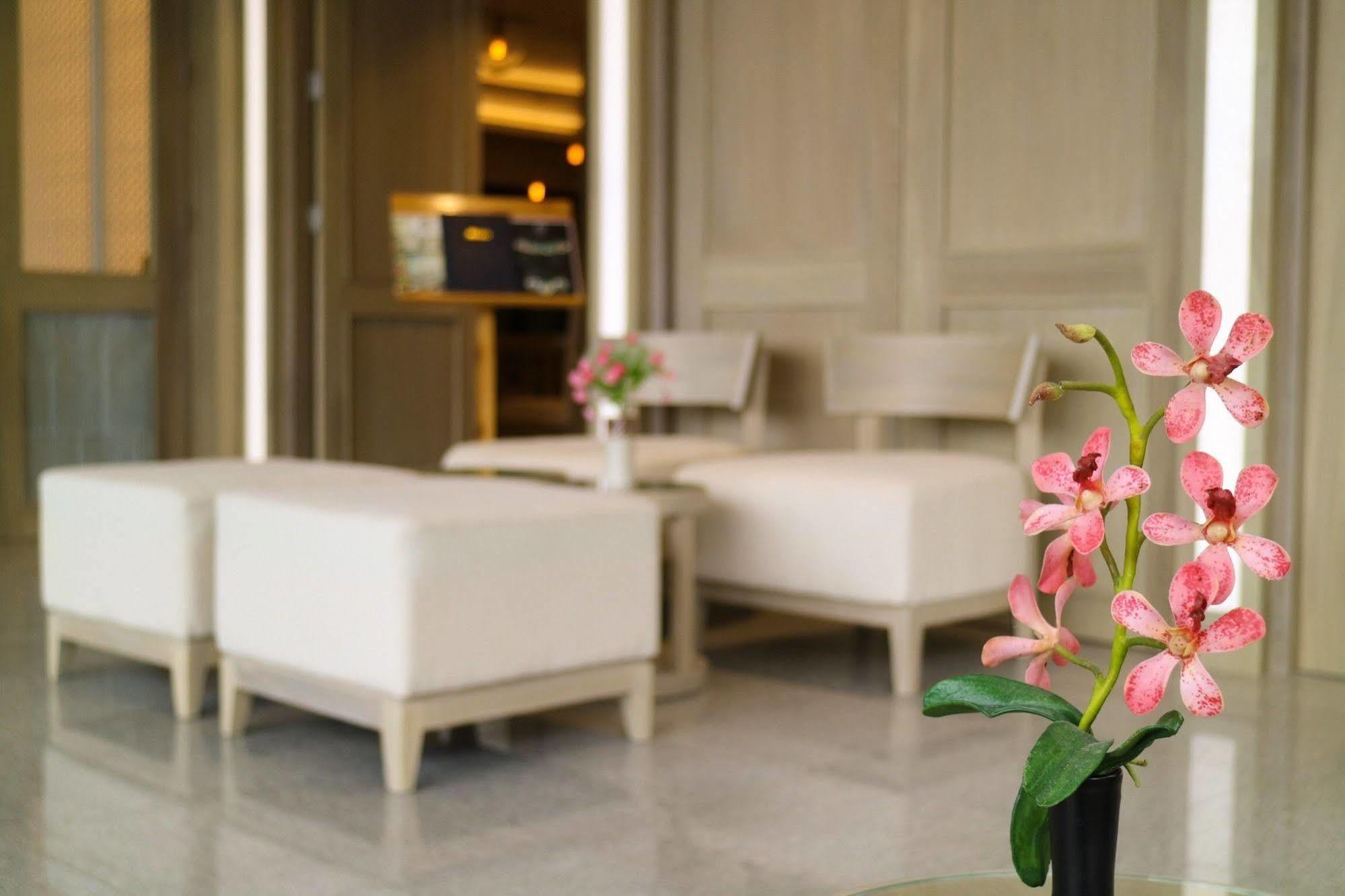 Ca Hotel And Residence Phuket - Sha Extra Plus Екстериор снимка